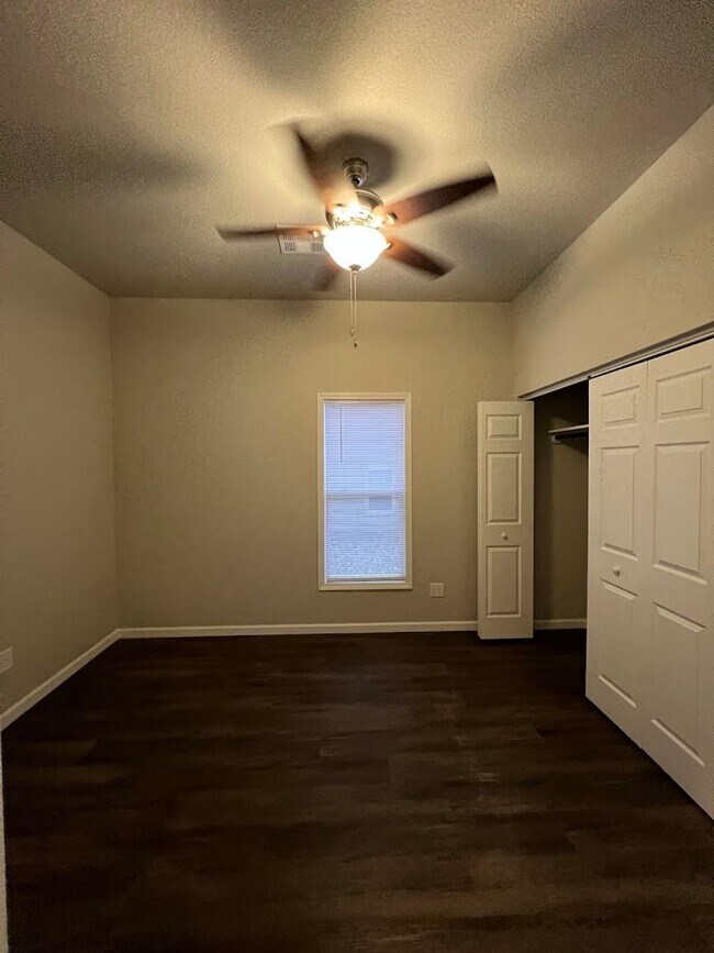 Building Photo - Stunning 4-Bedroom Renovated Home in Sapulpa