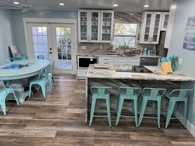 Building Photo - 3839 Sandstone Ct