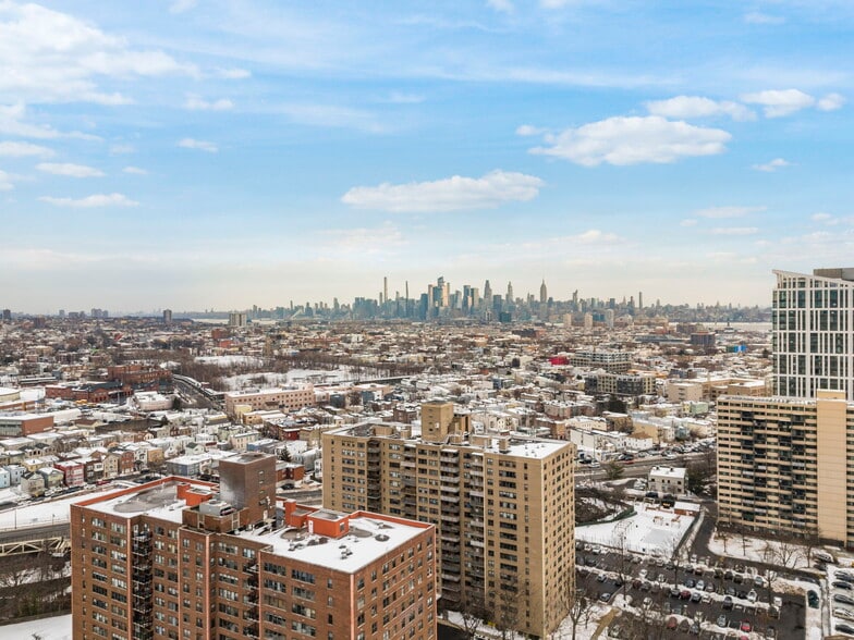 Building Photo - 201 Saint Pauls Ave