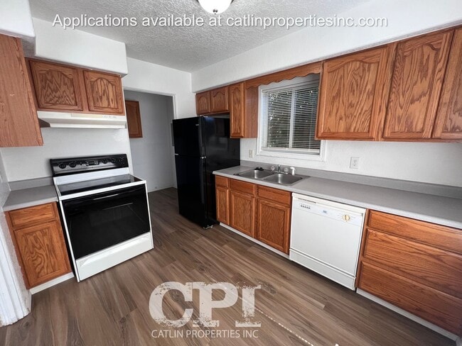 Building Photo - 1016 16th Ave