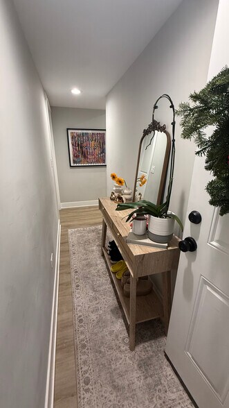 Building Photo - 2175 N Maplewood Ave