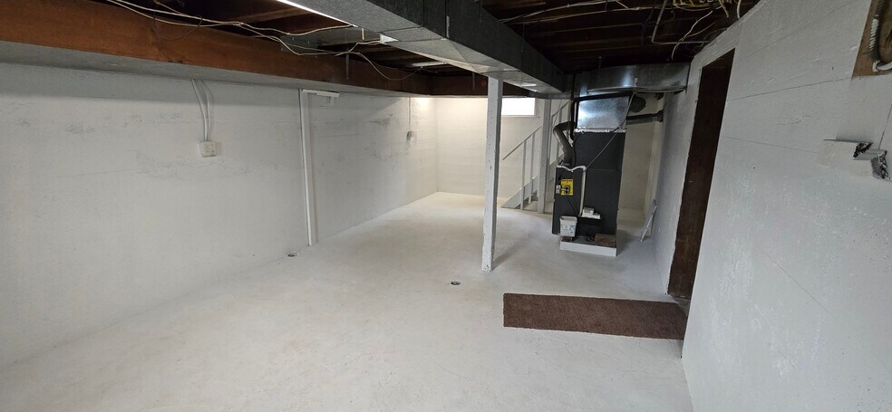 Building Photo - 8149 Antioch Rd