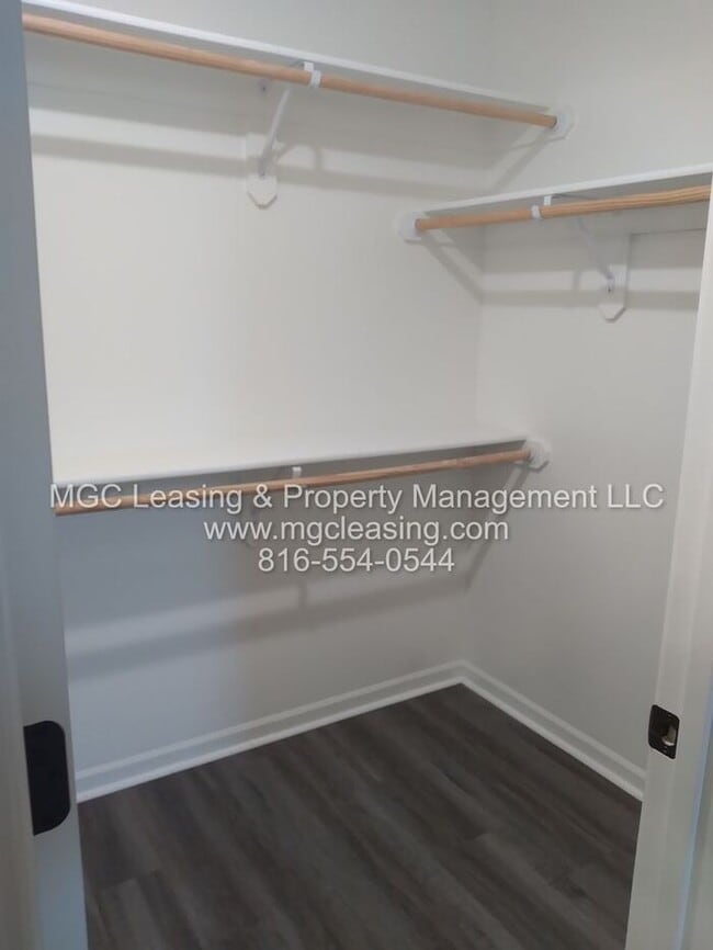 Building Photo - Beautiful Serrano Townhome with Walk-out Basement