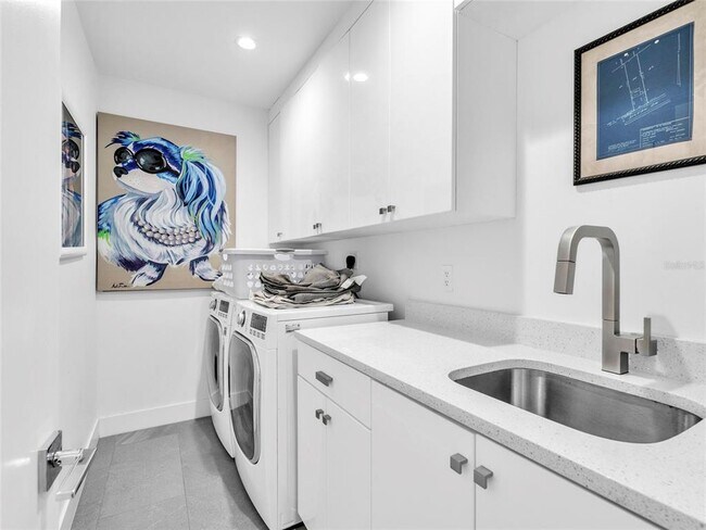 Building Photo - 4021 21st Ave N