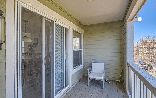 Building Photo - Huge room in a large shared home, private ...