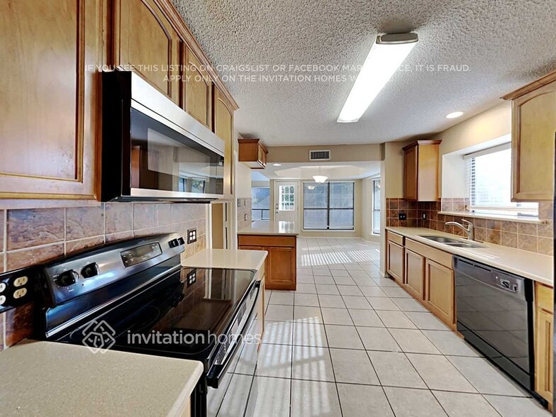 Building Photo - 4364 Bentley Dr