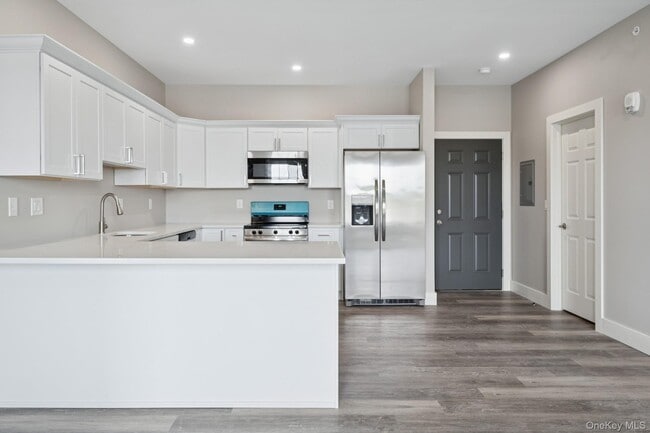 Building Photo - 153 Greenwich Ave