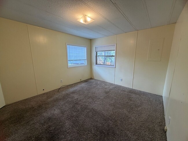 Building Photo - 128 Canyon Creek Trail