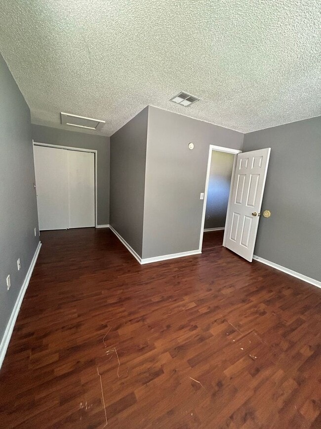 Building Photo - Charming 2 bedroom townhome in The Arbor @...
