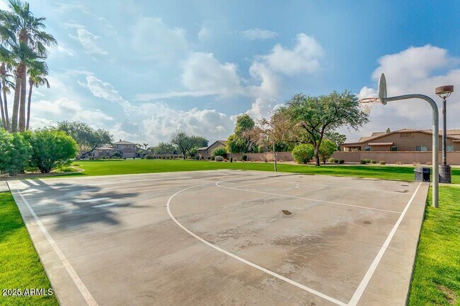 Building Photo - 6321 S 4 Peaks Pl