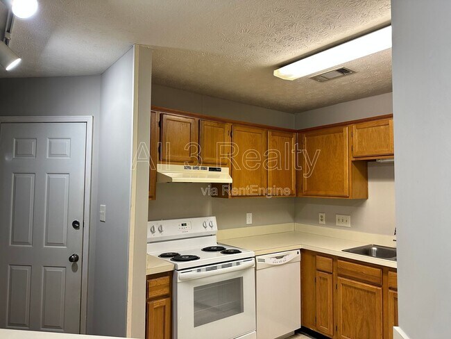 Building Photo - 6008 Woodrun Ct