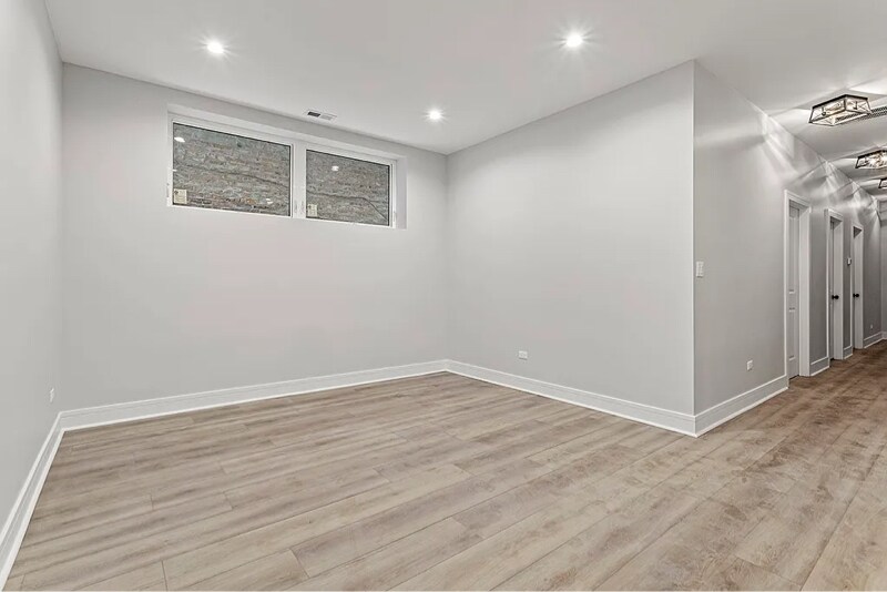 Building Photo - 4827 S St Lawrence Ave