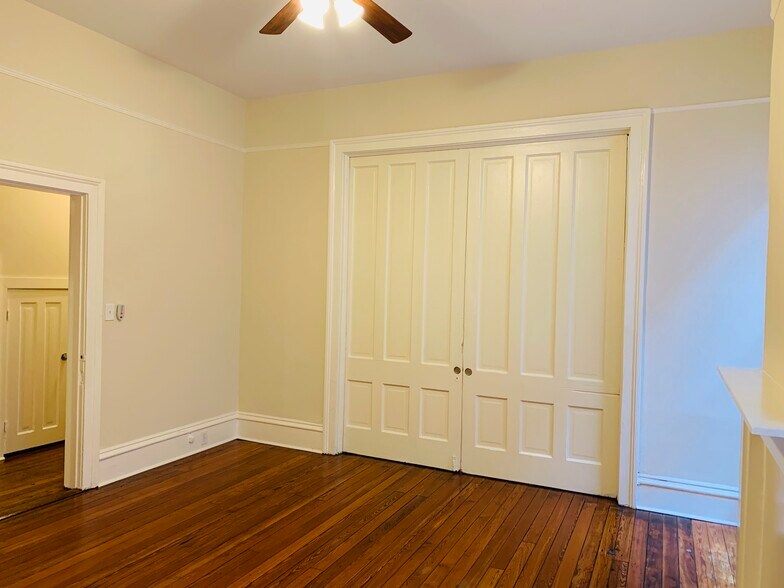 Building Photo - 903 Montgomery St