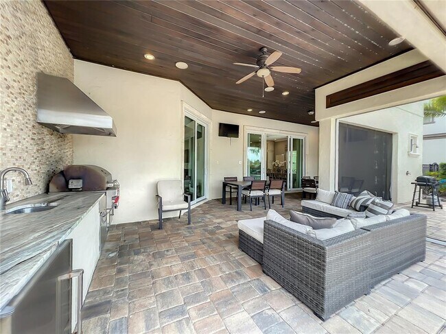 Building Photo - 760 Golden Bear Dr
