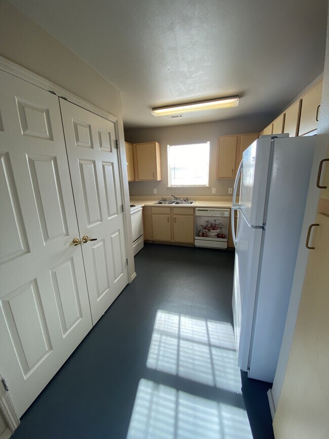 Building Photo - 1429 Azalea Dr