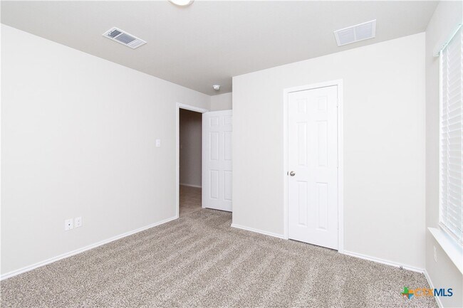 Building Photo - 1412 Rolling Thunder Dr
