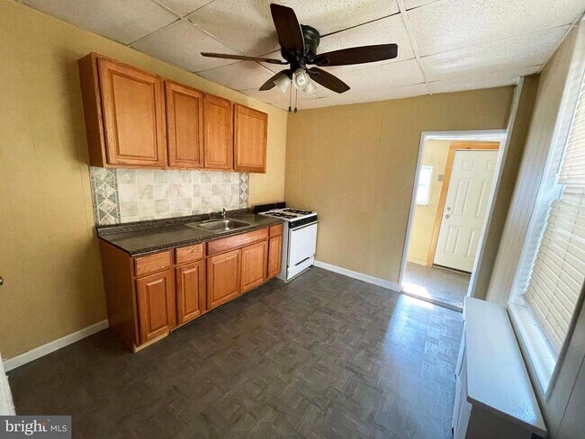 Building Photo - 3244 E St