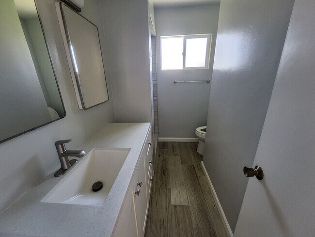 Building Photo - 2801 El Berrendo Ave., Bakersfield, CA 93304