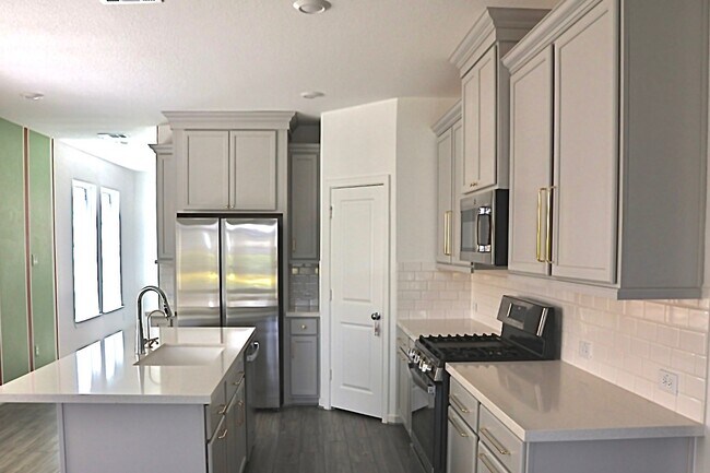 Building Photo - 17631 Carnation Gln Dr