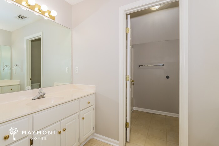 Building Photo - 818 Prairie Ln