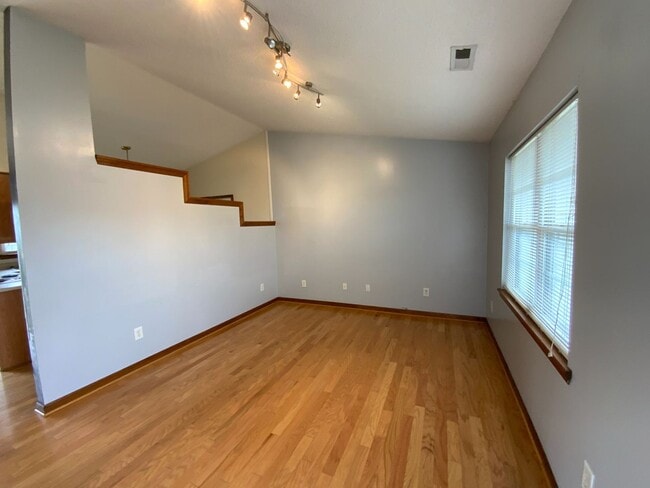 Building Photo - 3 Bd 2 Ba in Cherrywoods