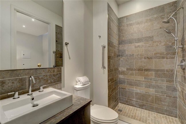 Building Photo - 210 Lavaca St