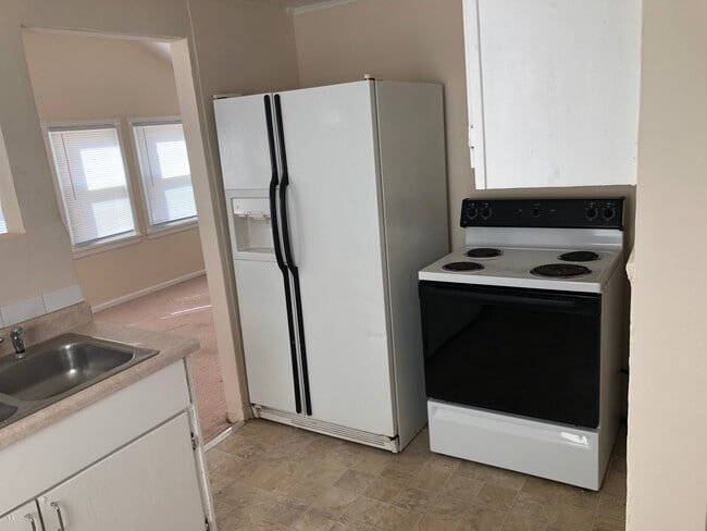 Kitchen - 46 Martinview Rd