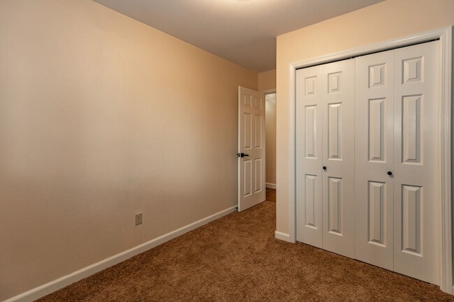 Building Photo - **MOVE IN SPECIAL!** Pet Friendly Charming 3 Bedroom Home with large office!