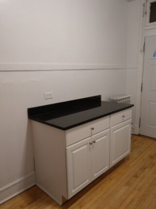 Building Photo - 4636 N Francisco Ave