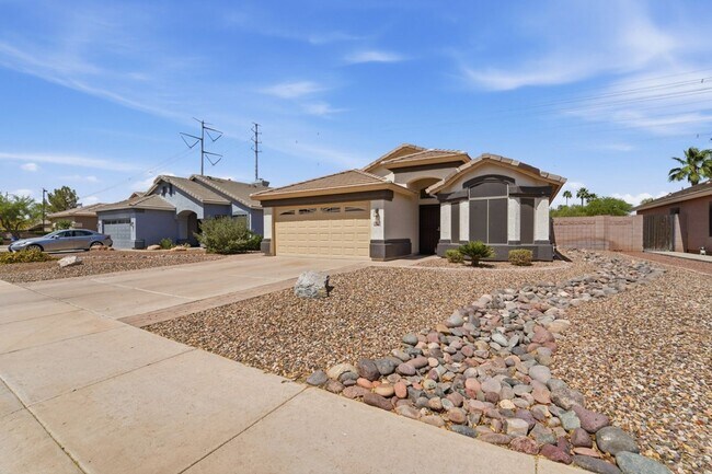 Building Photo - Welcome to this well-maintained 3-bedroom, 2-bath home in Gilbert, AZ!