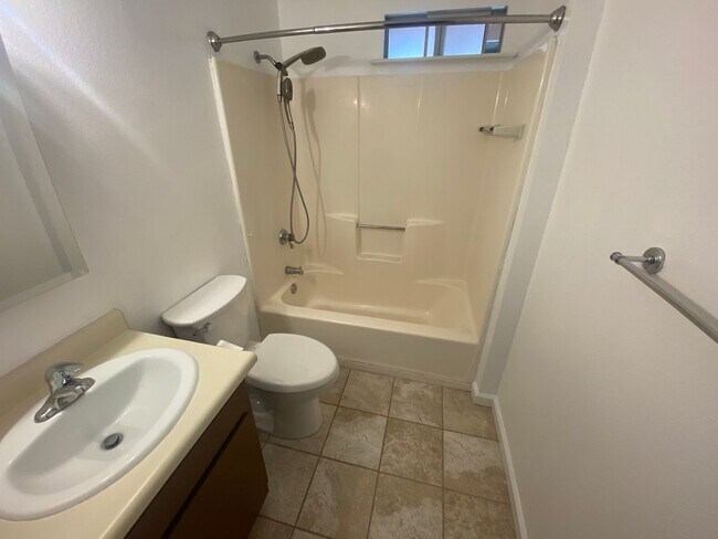 Building Photo - 1275 Peterson Ranch Rd