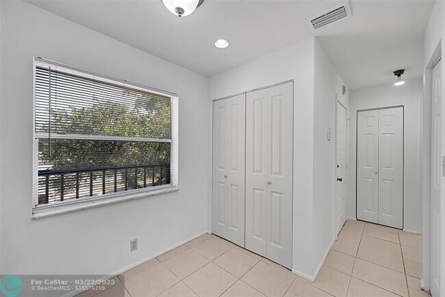 Building Photo - 9186 NW 40th St