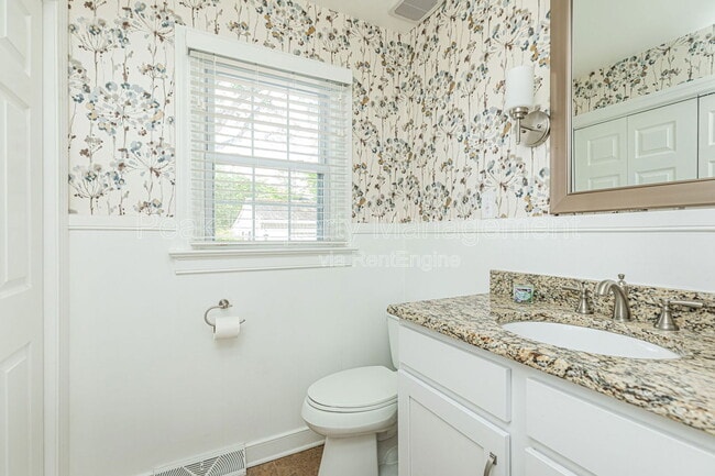 Building Photo - 9133 Robin Ridge Dr