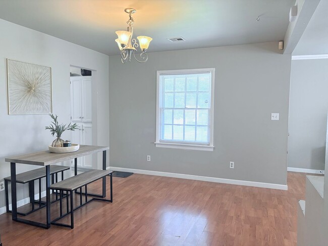 Building Photo - Charming two bedroom home in N.W. OKC