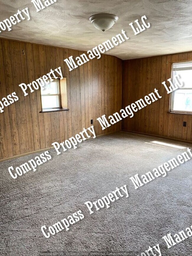 Building Photo - $995 - 2 Bed, 1 Bath - East Earl