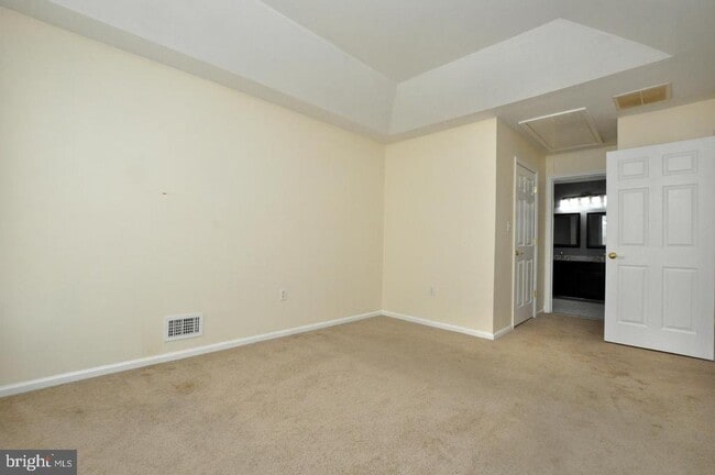 Building Photo - 328 Helen Dr