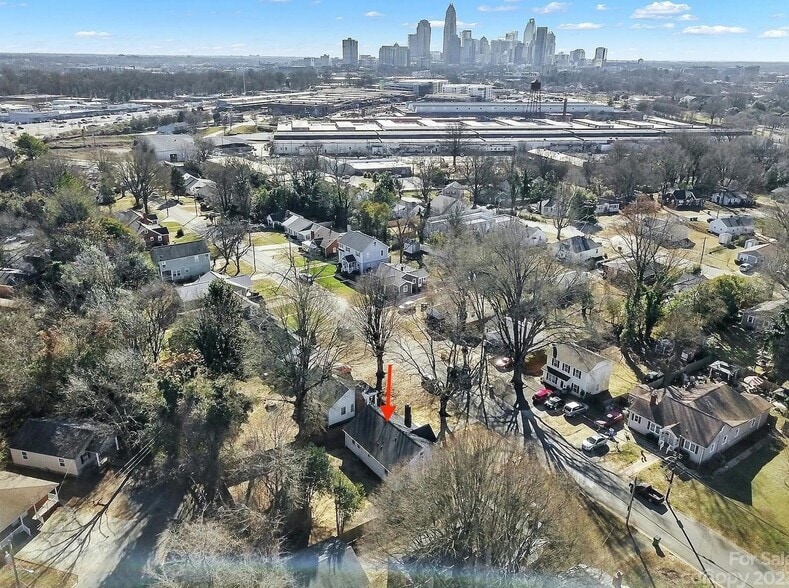 Building Photo - 2212 Edison St