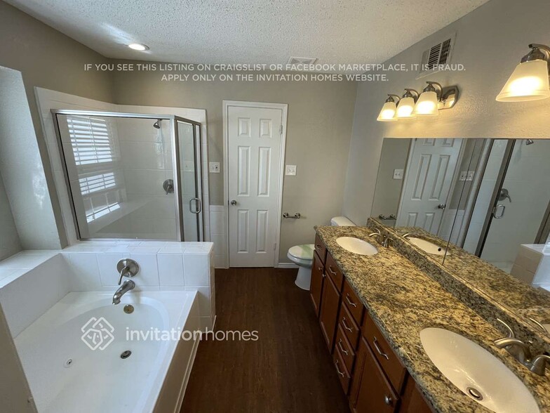 Building Photo - 1616 Barclay Dr