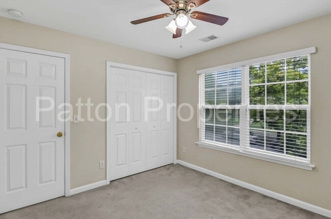 Building Photo - Rosewood Hills Home
