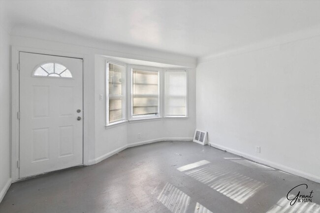 Building Photo - 3 bedroom ranch $1100