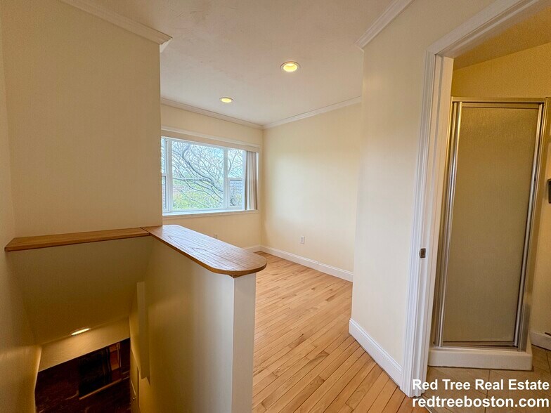 Building Photo - 191 Winthrop Rd