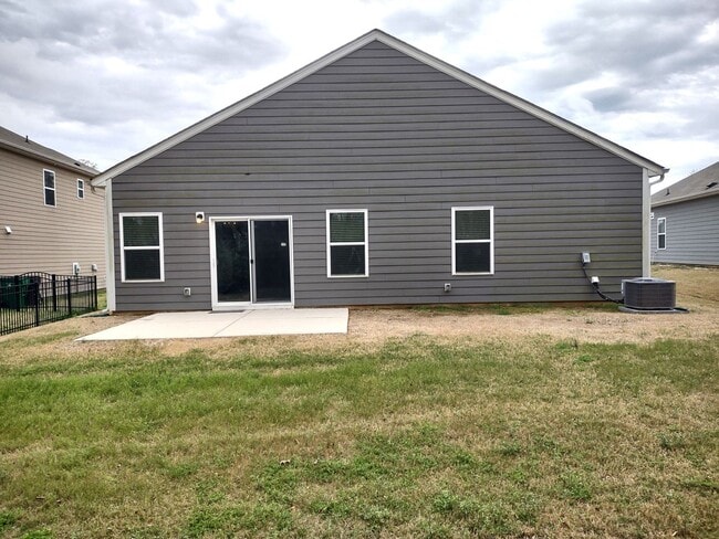 Building Photo - Beautiful Home located in the Clarabella C...
