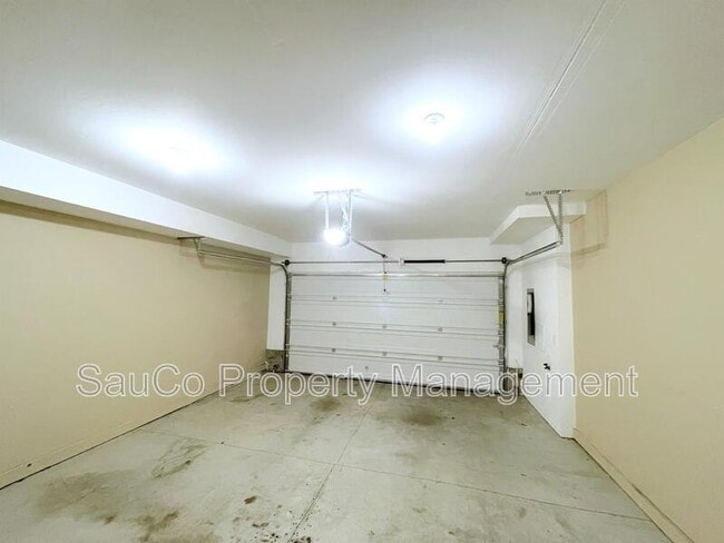 Building Photo - 15908 NW Central Dr