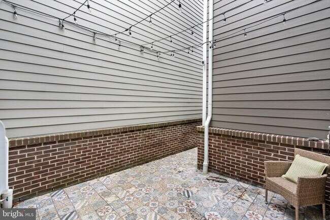 Building Photo - 133 Shilling Ave