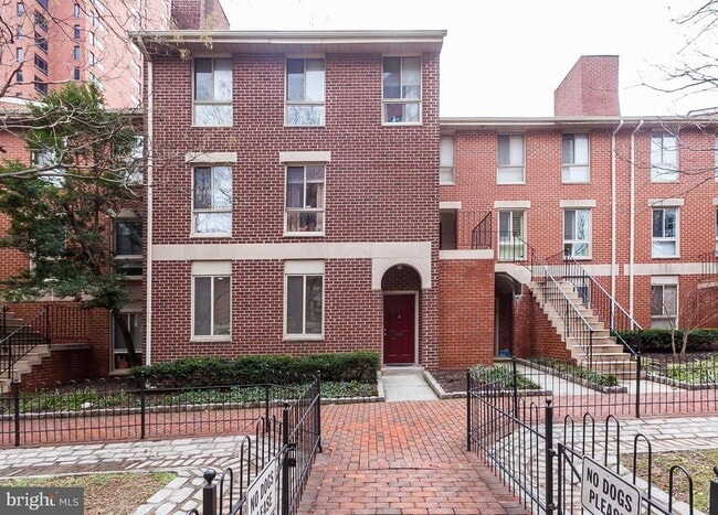 Building Photo - 13 Andrew Pl