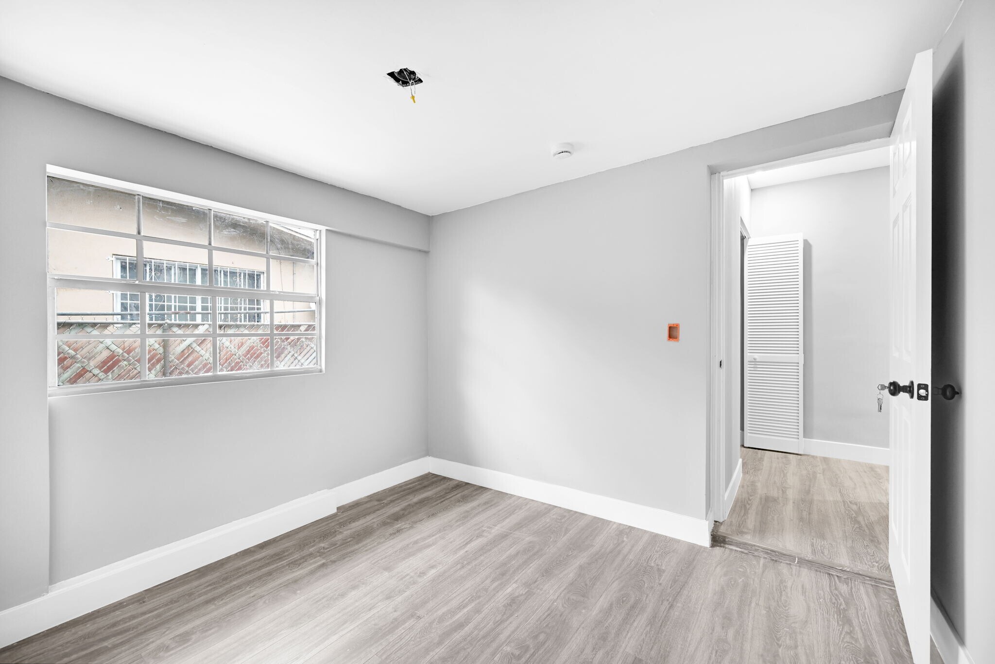 Building Photo - 643 NE 149th St