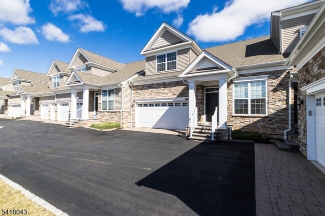 Building Photo - 76 Van Cleef Dr