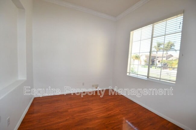 Building Photo - 512 Bolsa Way