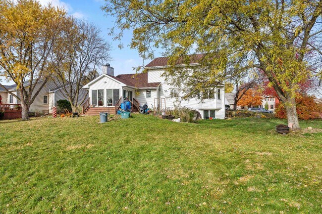 Building Photo - 1853 Wallinford Dr