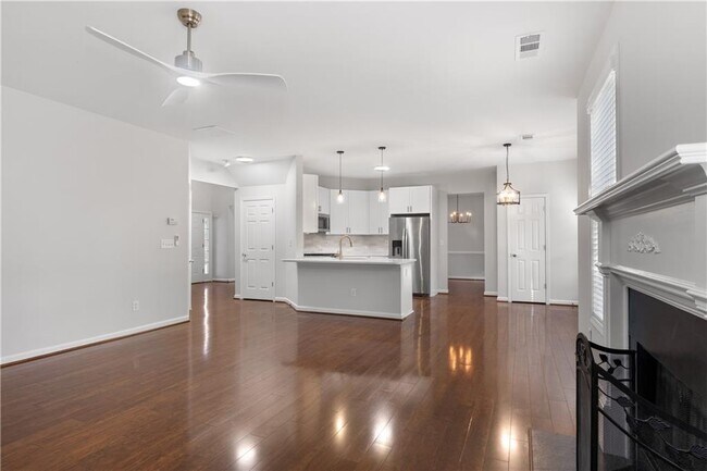 Building Photo - 2871 Belfaire Lake Dr